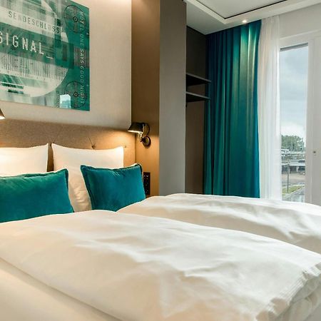 Motel One Koeln-Messe Екстериор снимка