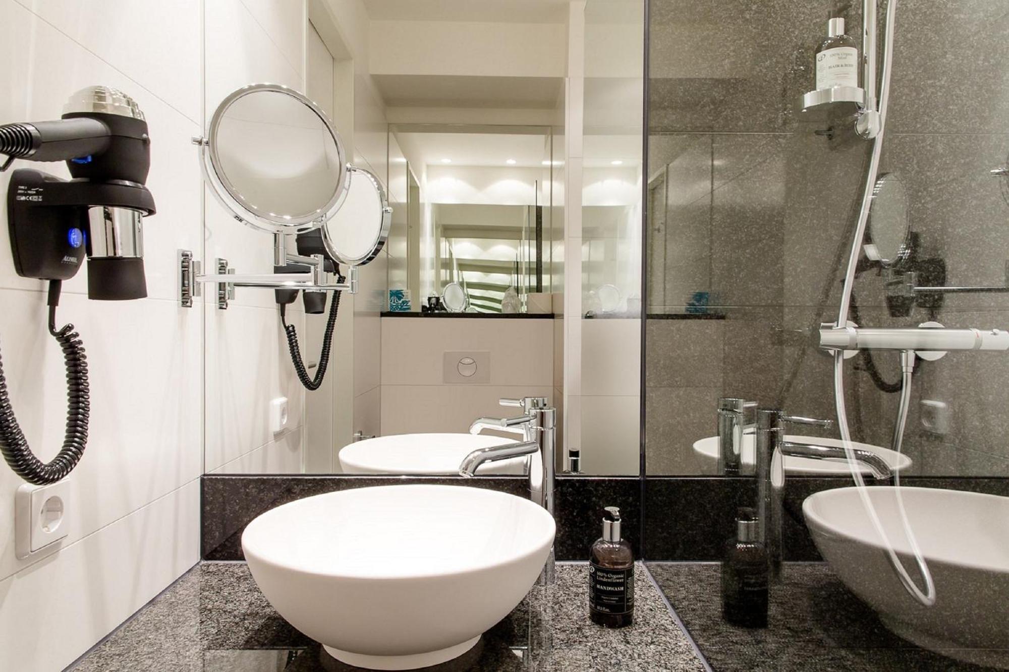 Motel One Koeln-Messe Екстериор снимка