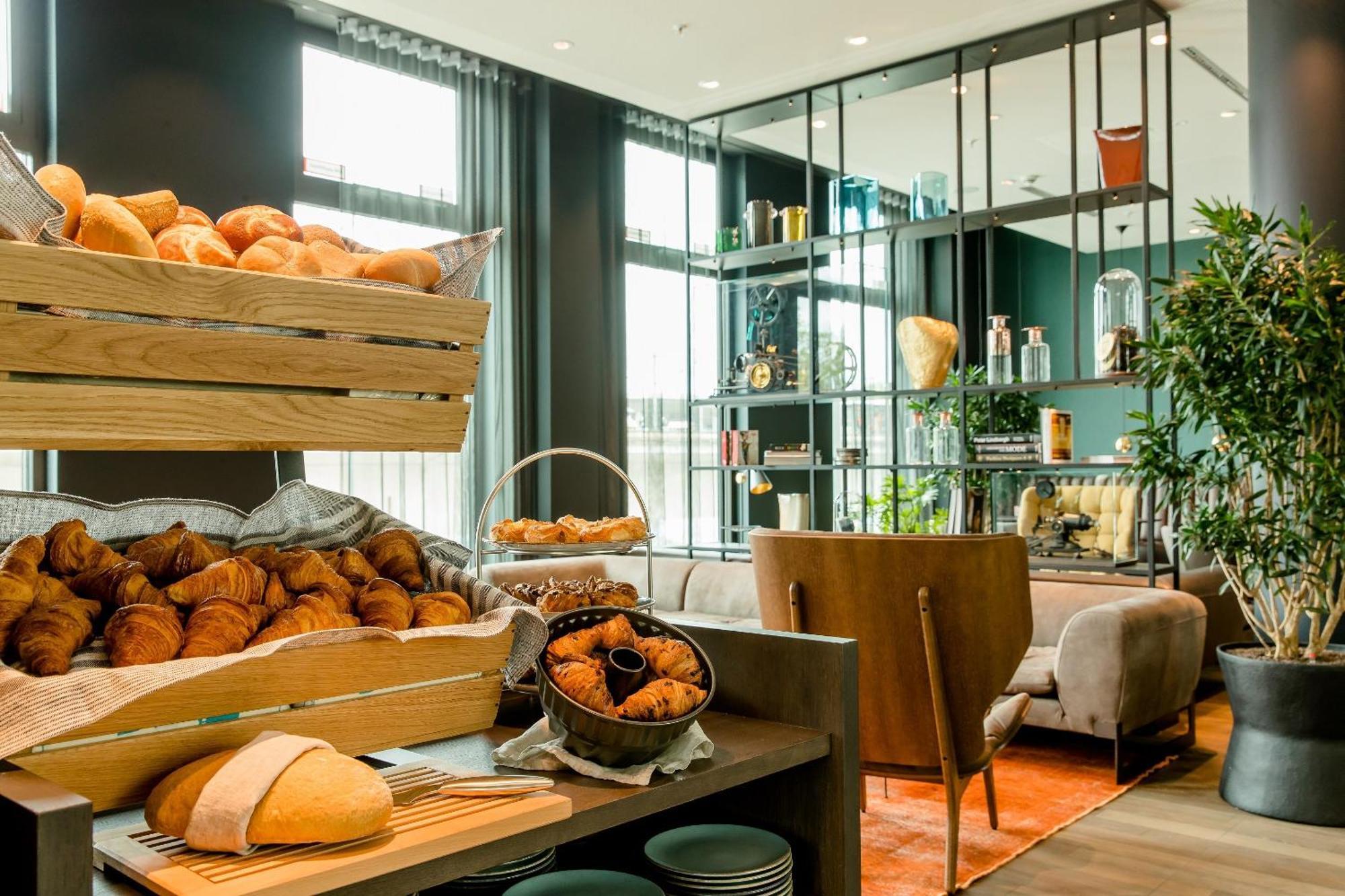 Motel One Koeln-Messe Екстериор снимка